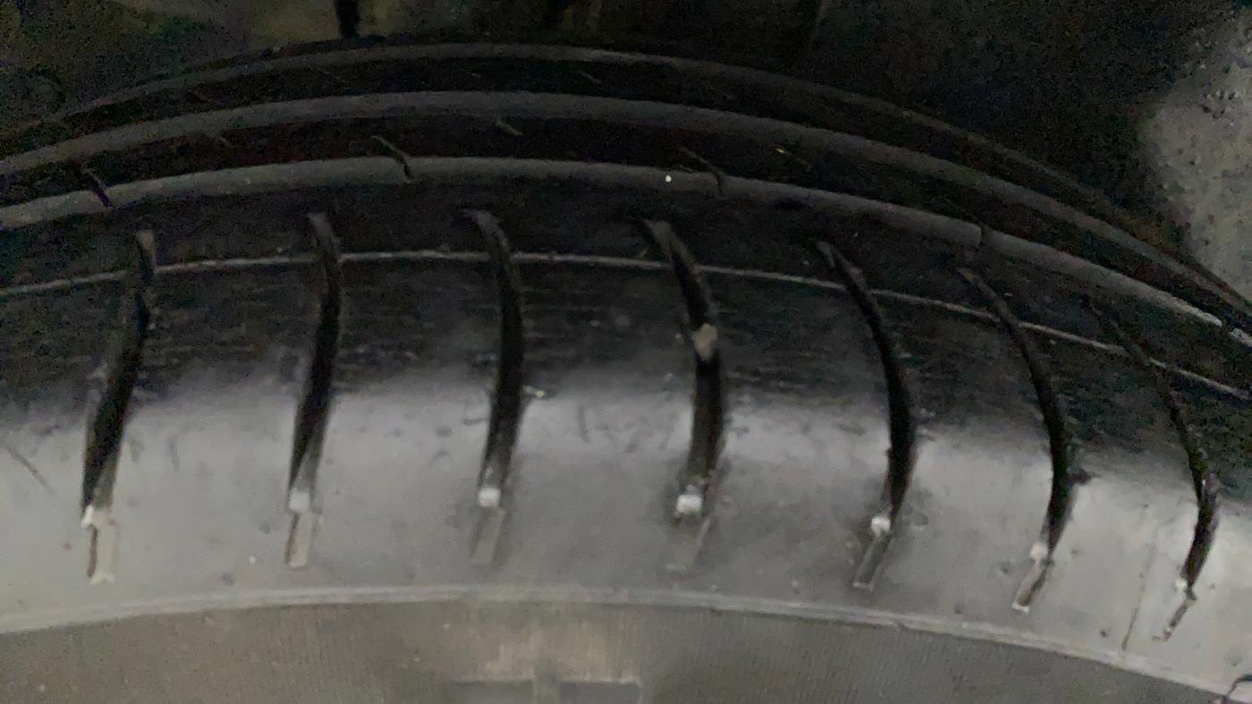 2013 Maruti Ertiga ZXI, Petrol, Manual, 67,515 km, Right Rear Tyre Tread