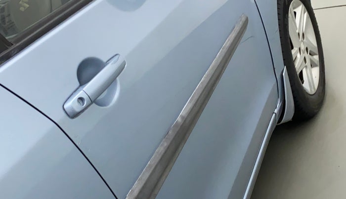 2013 Maruti Ertiga ZXI, Petrol, Manual, 67,515 km, Driver-side door - Minor scratches