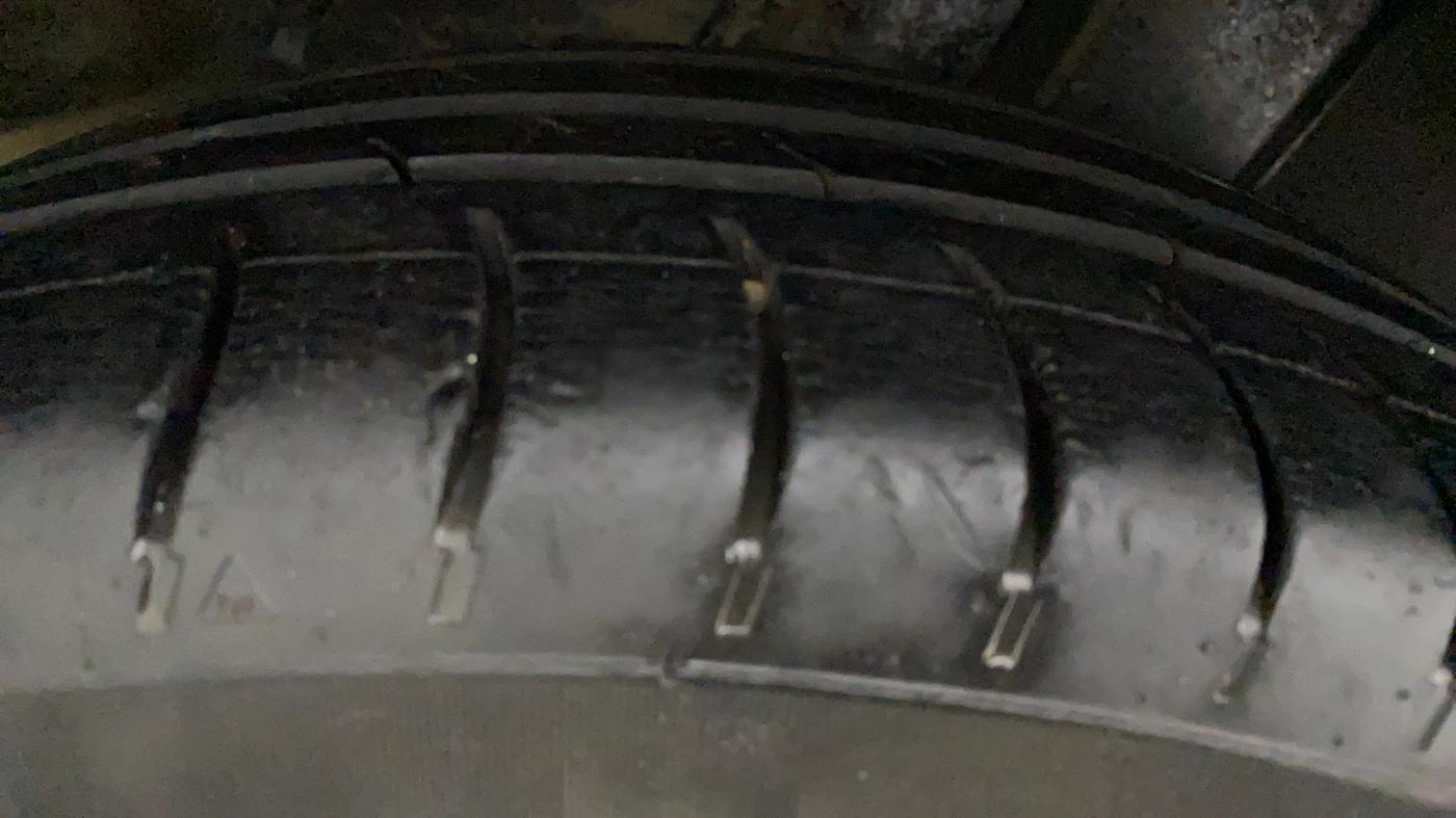 2013 Maruti Ertiga ZXI, Petrol, Manual, 67,515 km, Left Front Tyre Tread