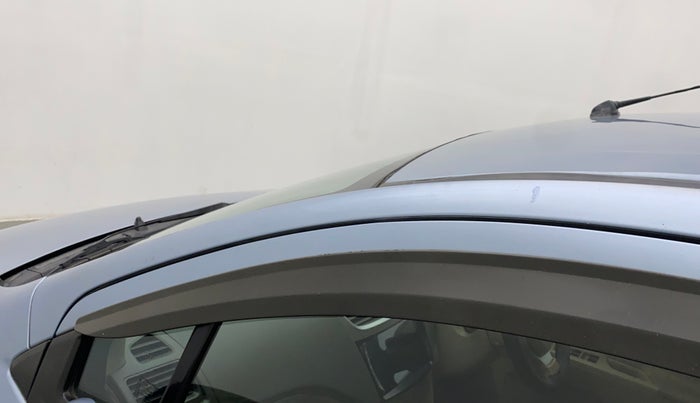 2013 Maruti Ertiga ZXI, Petrol, Manual, 67,515 km, Left A pillar - Paint is slightly faded