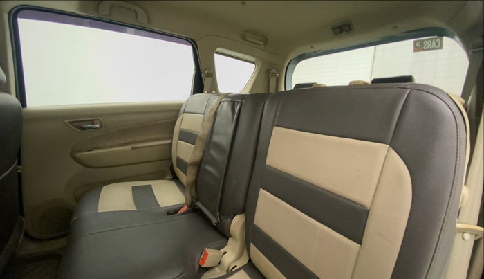 2013 Maruti Ertiga ZXI, Petrol, Manual, 67,515 km, Right Side Rear Door Cabin