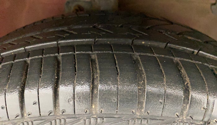2014 Maruti Celerio VXI AMT, Petrol, Automatic, 53,982 km, Right Front Tyre Tread