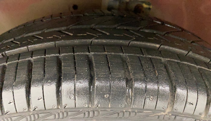 2014 Maruti Celerio VXI AMT, Petrol, Automatic, 53,982 km, Left Front Tyre Tread