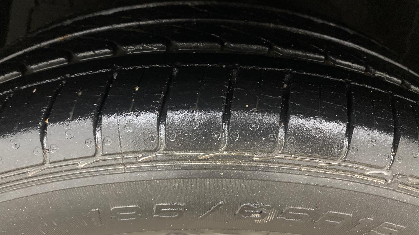 2017 Maruti Ciaz ZETA 1.4  AT PETROL, Petrol, Automatic, 19,223 km, Left Front Tyre Tread