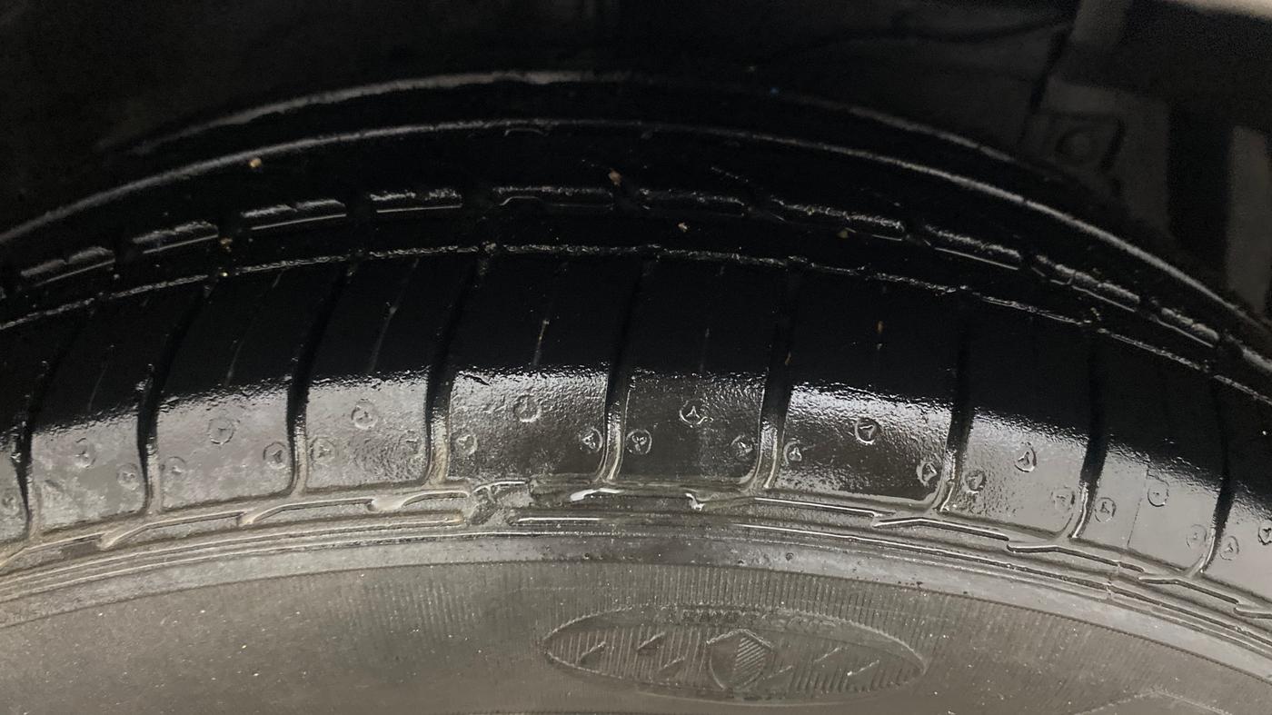 2017 Maruti Ciaz ZETA 1.4  AT PETROL, Petrol, Automatic, 19,223 km, Right Front Tyre Tread