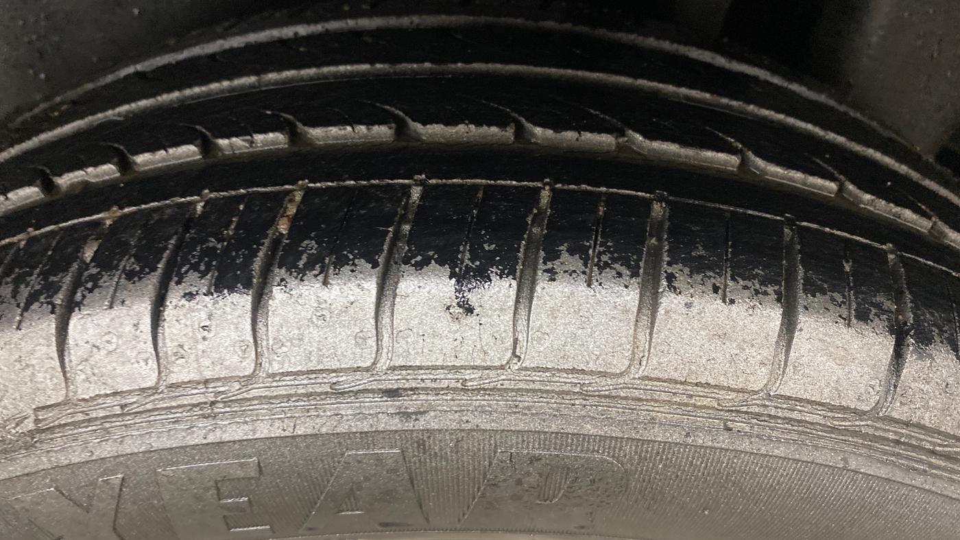 2017 Maruti Ciaz ZETA 1.4  AT PETROL, Petrol, Automatic, 19,223 km, Left Rear Tyre Tread