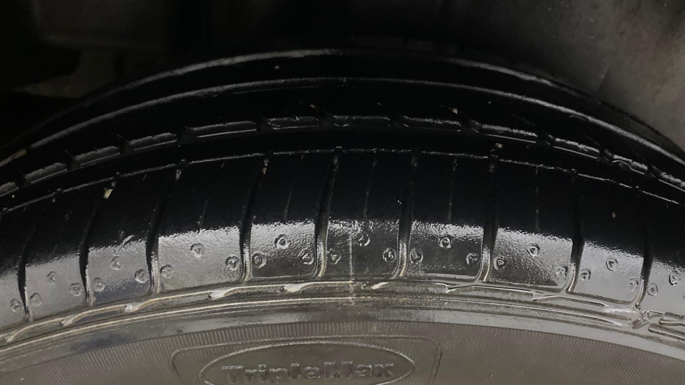 2017 Maruti Ciaz ZETA 1.4  AT PETROL, Petrol, Automatic, 19,223 km, Right Rear Tyre Tread