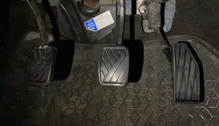 2020 Maruti Swift LXI, Petrol, Manual, 69,924 km, Pedals