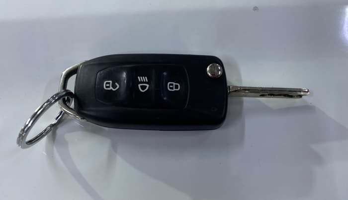 2021 Tata NEXON XM DIESEL, Diesel, Manual, 57,995 km, Key Close Up