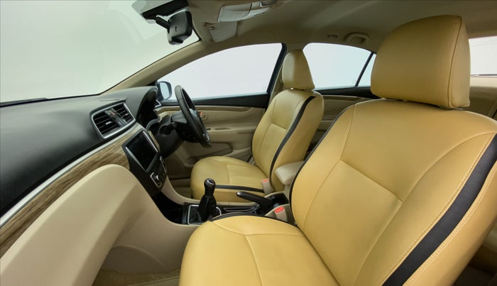 2021 Maruti Ciaz ALPHA 1.5 MT VTVT SHVS, Petrol, Manual, 25,910 km, Right Side Front Door Cabin