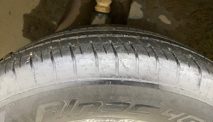 2015 Hyundai Creta SX PLUS 1.6 PETROL, Petrol, Manual, 96,391 km, Right Rear Tyre Tread