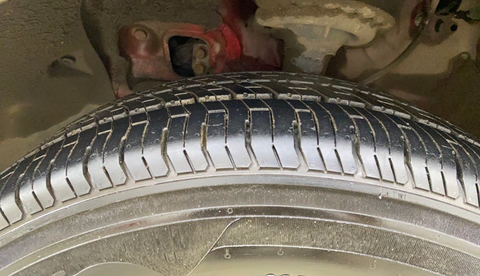 2015 Hyundai Creta SX PLUS 1.6 PETROL, Petrol, Manual, 96,391 km, Left Front Tyre Tread