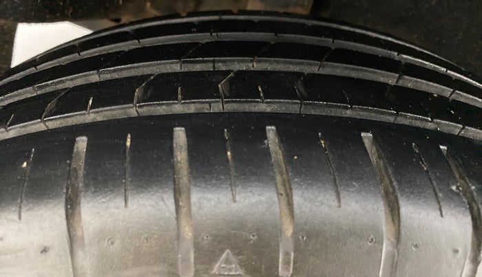 2021 Toyota Glanza G CVT, Petrol, Automatic, 12,083 km, Left Rear Tyre Tread