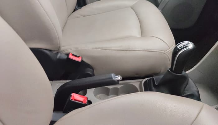 2016 Tata Tiago XE PETROL, CNG, Manual, 1,03,129 km, Gear Lever