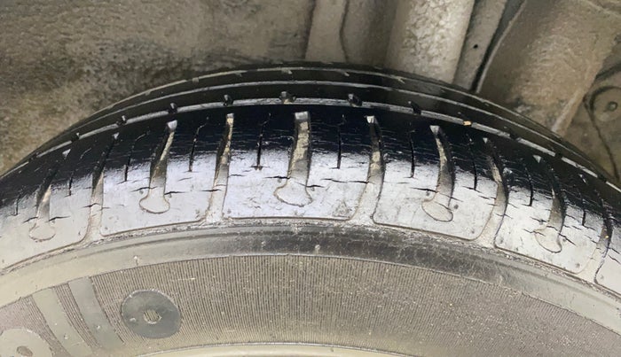 2016 Hyundai Elite i20 MAGNA 1.2, Petrol, Manual, 34,724 km, Left Rear Tyre Tread