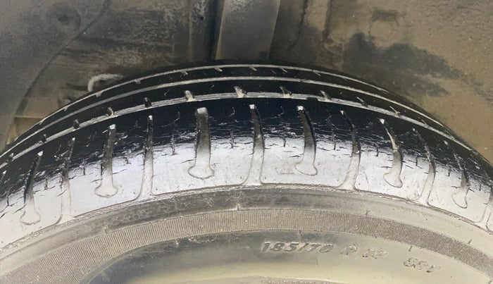 2016 Hyundai Elite i20 MAGNA 1.2, Petrol, Manual, 34,724 km, Right Rear Tyre Tread