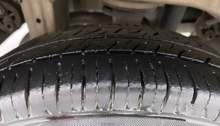 2010 Maruti Alto LXI, Petrol, Manual, 60,345 km, Right Rear Tyre Tread