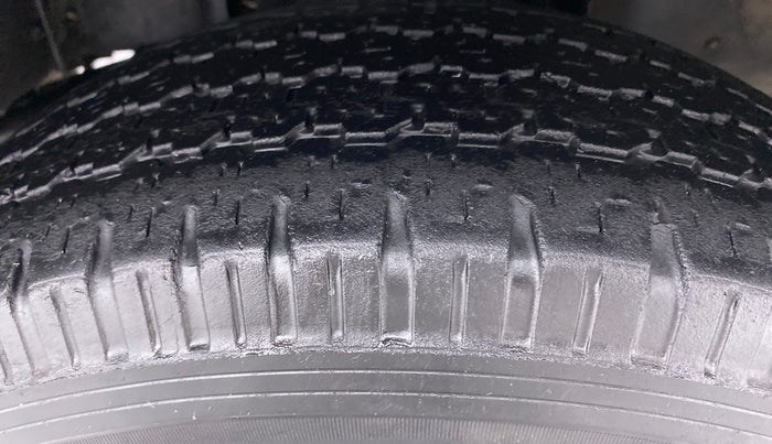2017 Tata Safari Storme 2.2 VX 4X2, Diesel, Manual, 44,522 km, Right Front Tyre Tread