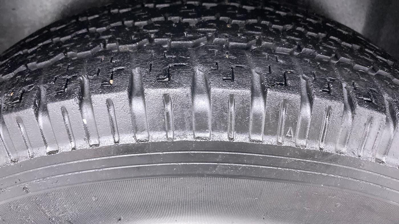 2017 Tata Safari Storme 2.2 VX 4X2, Diesel, Manual, 44,522 km, Left Rear Tyre Tread