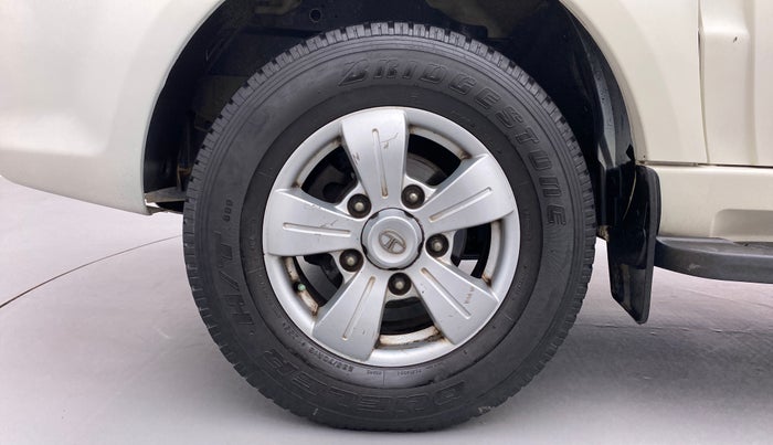 2017 Tata Safari Storme 2.2 VX 4X2, Diesel, Manual, 44,522 km, Left Front Wheel