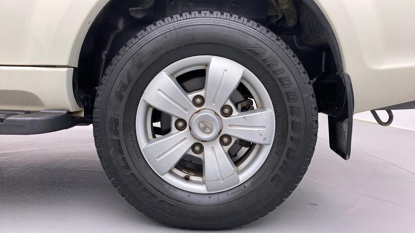 2017 Tata Safari Storme 2.2 VX 4X2, Diesel, Manual, 44,522 km, Left Rear Wheel