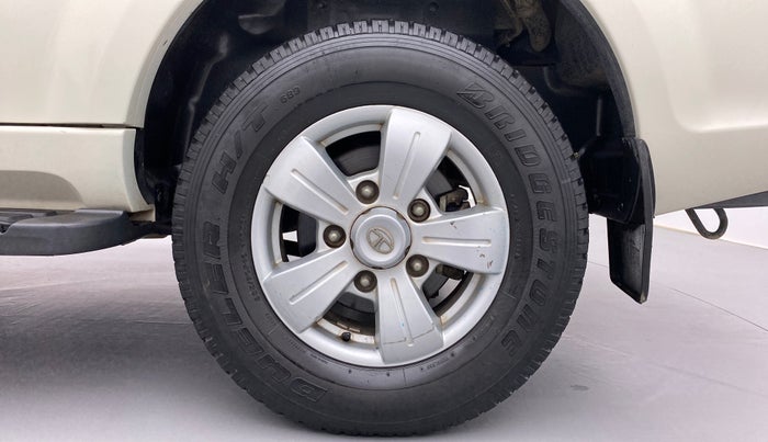 2017 Tata Safari Storme 2.2 VX 4X2, Diesel, Manual, 44,522 km, Left Rear Wheel