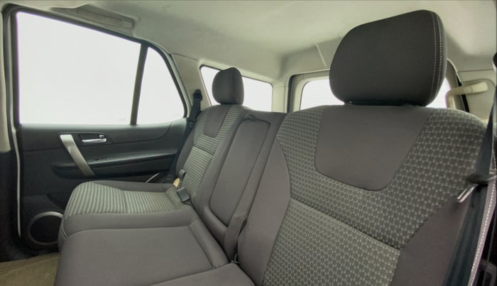 2017 Tata Safari Storme 2.2 VX 4X2, Diesel, Manual, 44,522 km, Right Side Rear Door Cabin