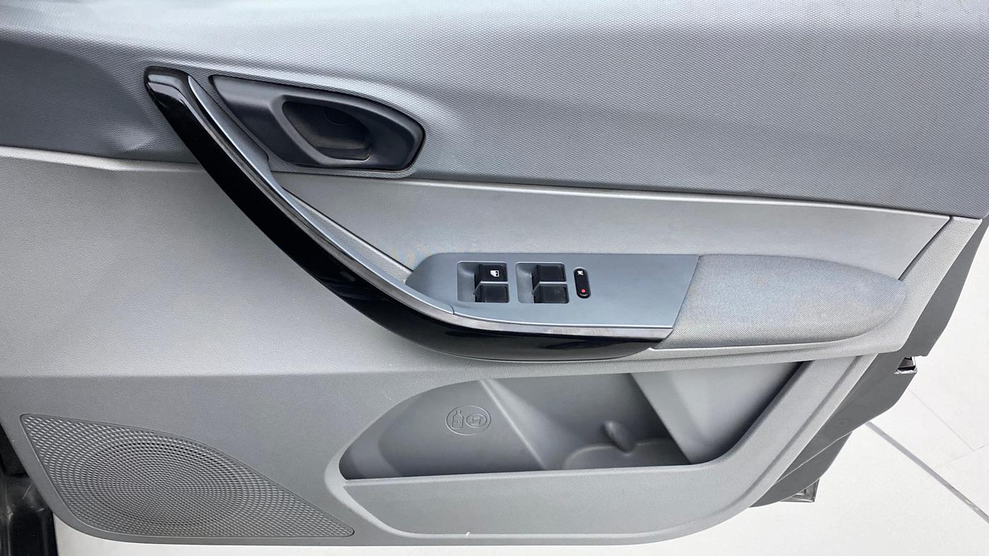 2022 Tata TIGOR XZ CNG, CNG, Manual, 25,981 km, Driver Side Door Panels Control