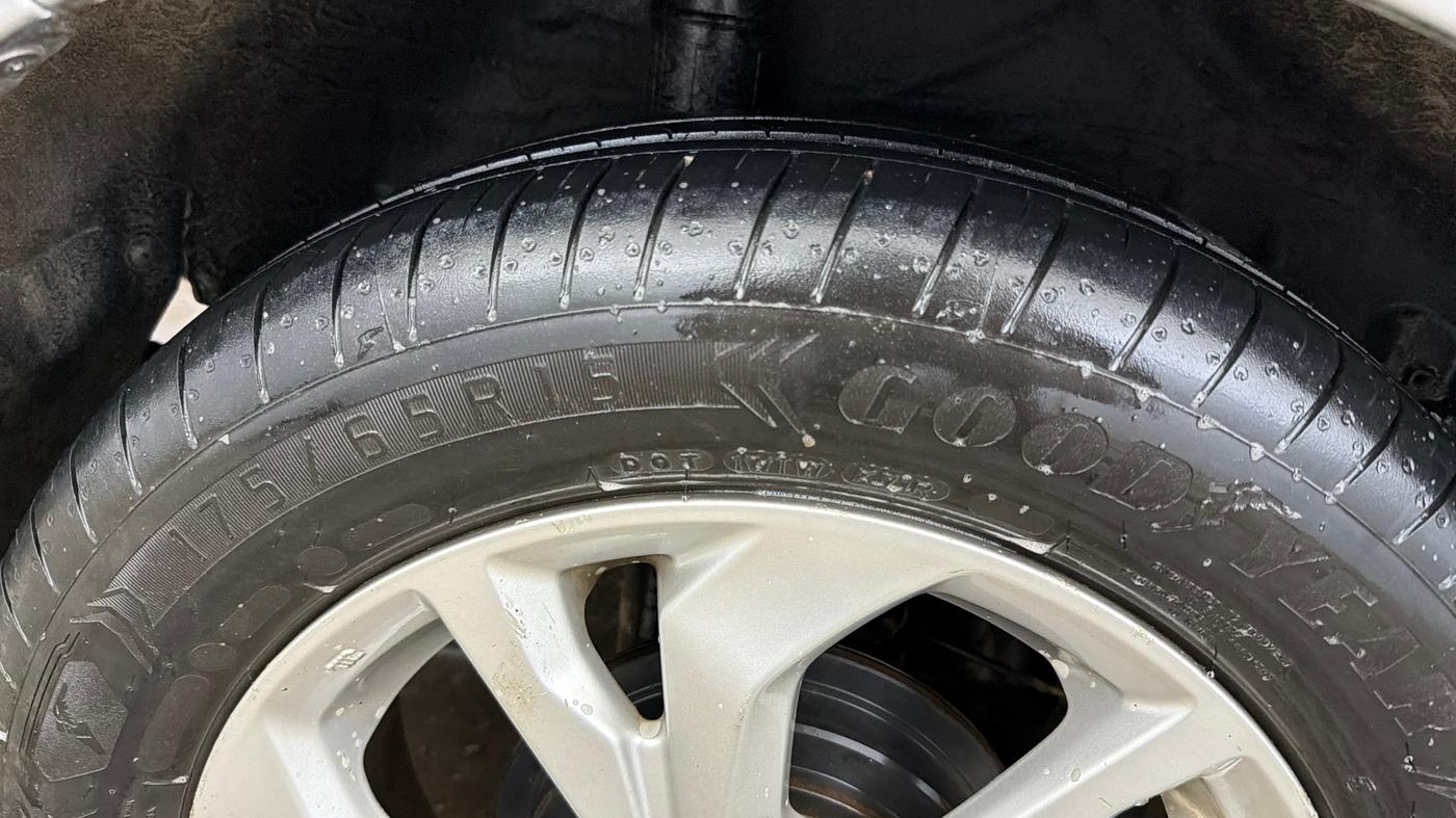 2018 Honda Amaze 1.2L I-VTEC V CVT, Petrol, Automatic, 42,649 km, Right Rear Tyre Tread
