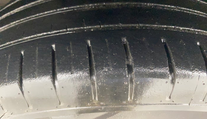 2021 Maruti Baleno ZETA PETROL 1.2, Petrol, Manual, 1,01,255 km, Left Front Tyre Tread