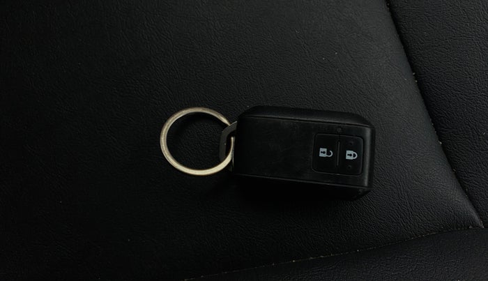 2021 Maruti Baleno ZETA PETROL 1.2, Petrol, Manual, 1,01,255 km, Key Close Up