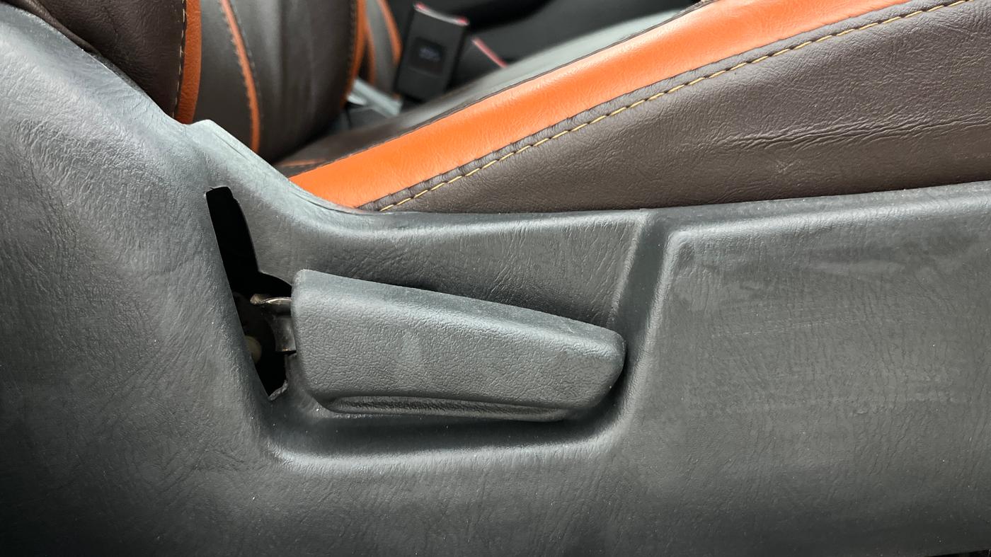 2017 Maruti Alto K10 VXI (O), Petrol, Manual, 58,419 km, Driver Side Adjustment Panel