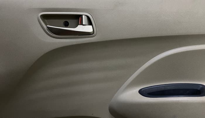 2018 Hyundai NEW SANTRO SPORTZ CNG, CNG, Manual, 68,127 km, Driver Side Door Panels Control