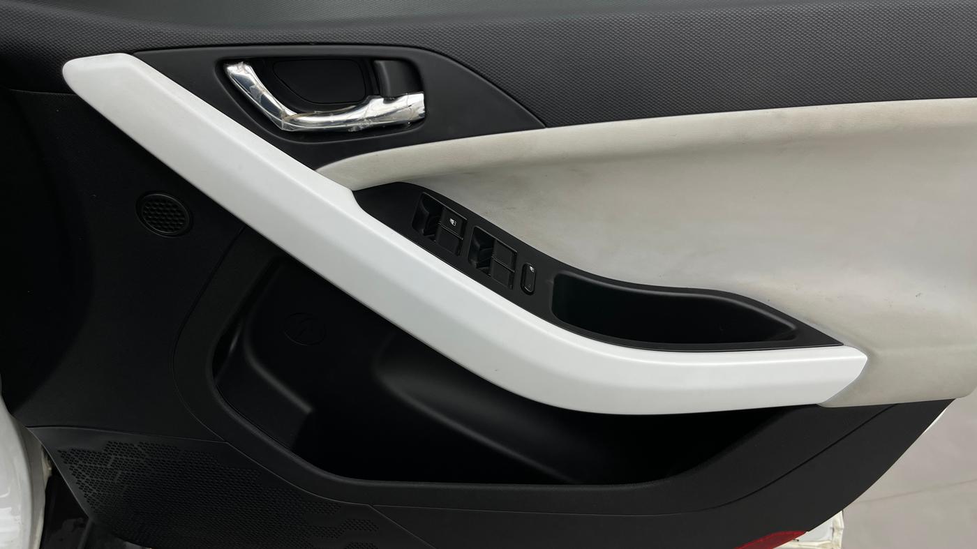 2023 Tata NEXON CREATIVE+ AMT 1.2 PETROL, Petrol, Automatic, 12,295 km, Driver Side Door Panels Control