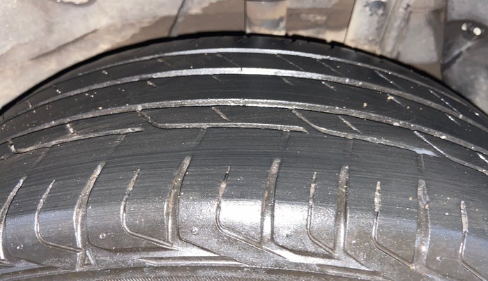 2024 Tata NEXON FEARLESS + SUNROOF AMT DUAL TONE 1.5 DIESEL, Diesel, Automatic, 39,493 km, Left Rear Tyre Tread