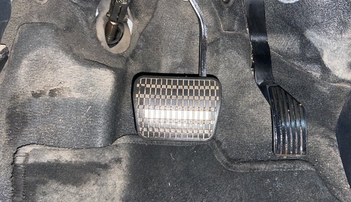 2024 Tata NEXON FEARLESS + SUNROOF AMT DUAL TONE 1.5 DIESEL, Diesel, Automatic, 39,493 km, Pedals