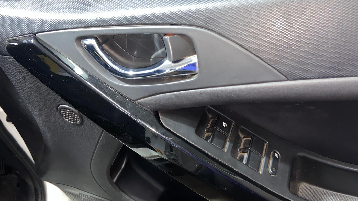 2024 Tata NEXON FEARLESS + SUNROOF AMT DUAL TONE 1.5 DIESEL, Diesel, Automatic, 39,493 km, Driver Side Door Panels Control