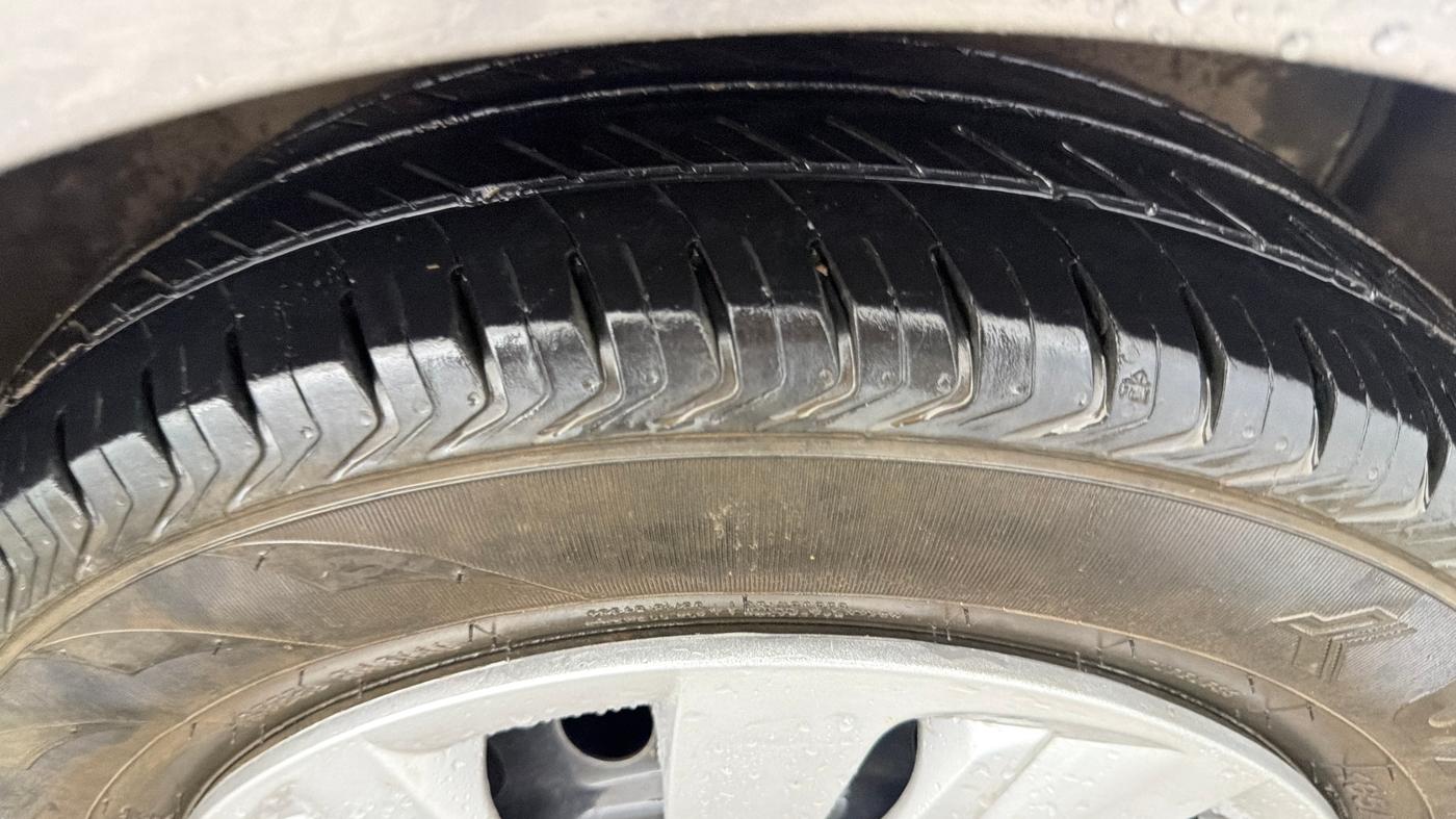 2019 Maruti Celerio VXI (O) CNG, CNG, Manual, 1,01,717 km, Right Front Tyre Tread