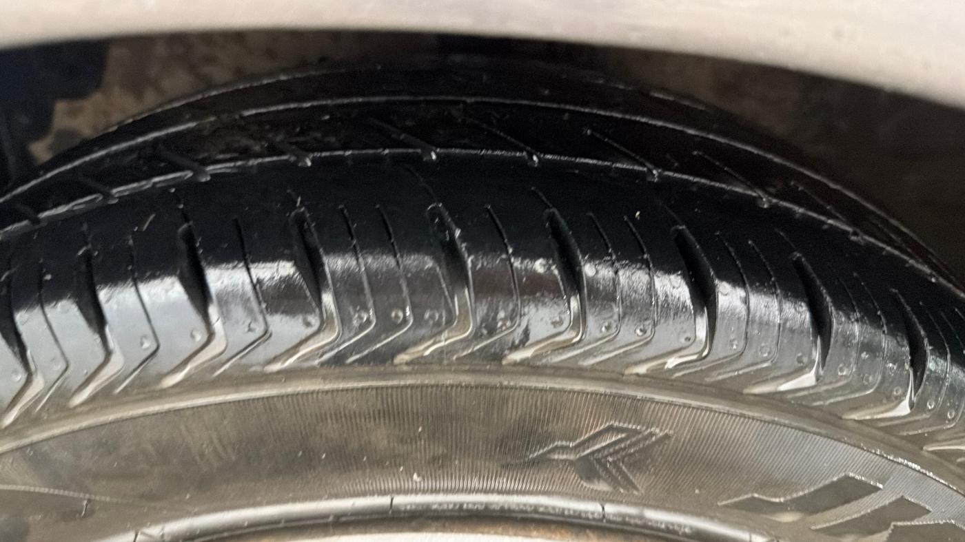 2019 Maruti Celerio VXI (O) CNG, CNG, Manual, 1,01,717 km, Left Front Tyre Tread