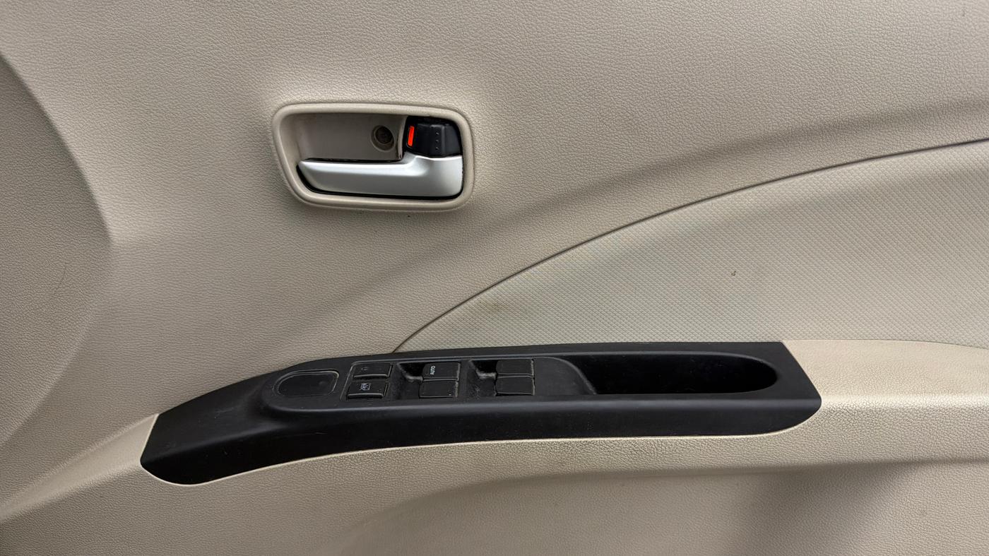 2019 Maruti Celerio VXI (O) CNG, CNG, Manual, 1,01,717 km, Driver Side Door Panels Control