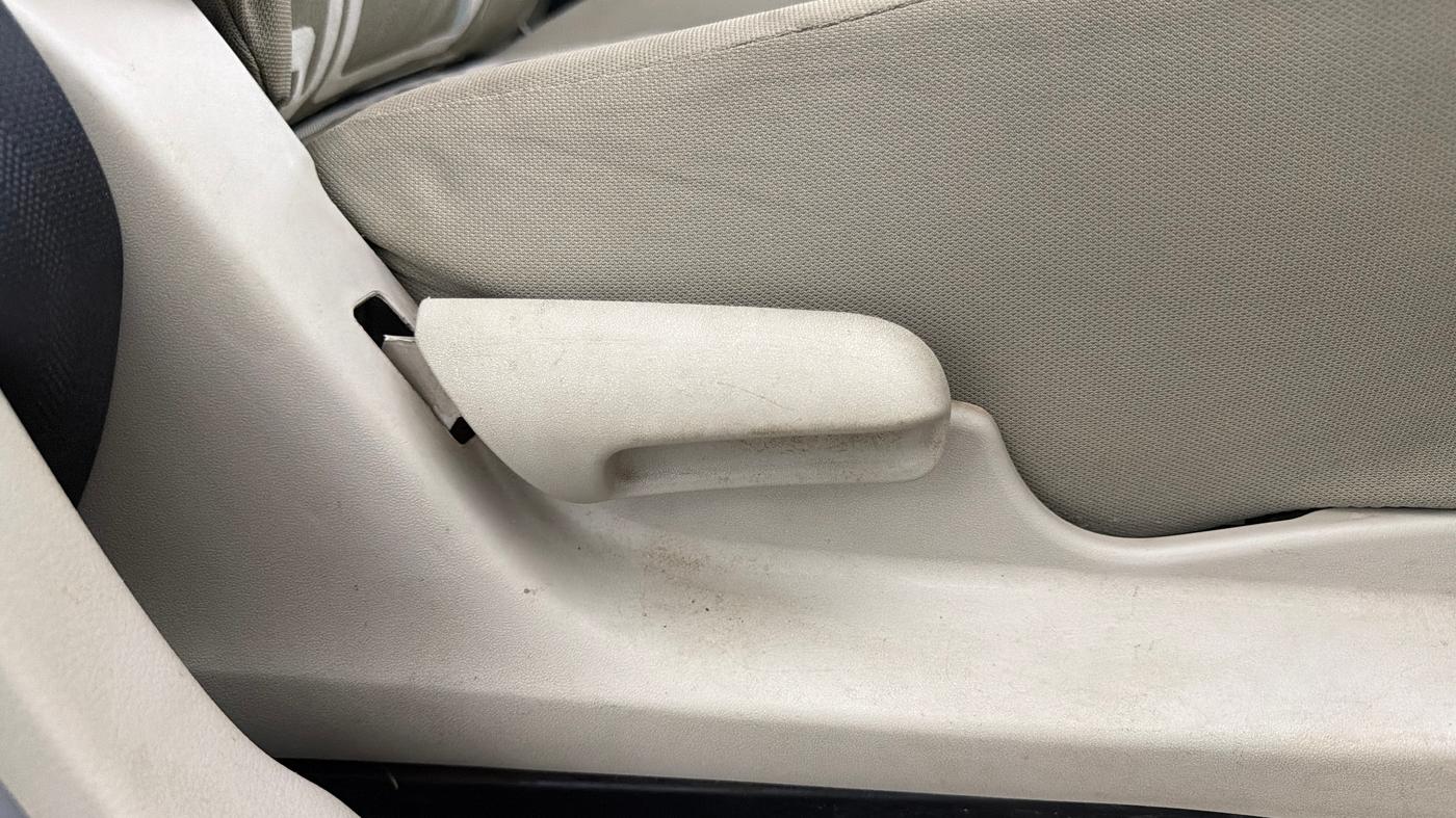 2019 Maruti Celerio VXI (O) CNG, CNG, Manual, 1,01,717 km, Driver Side Adjustment Panel