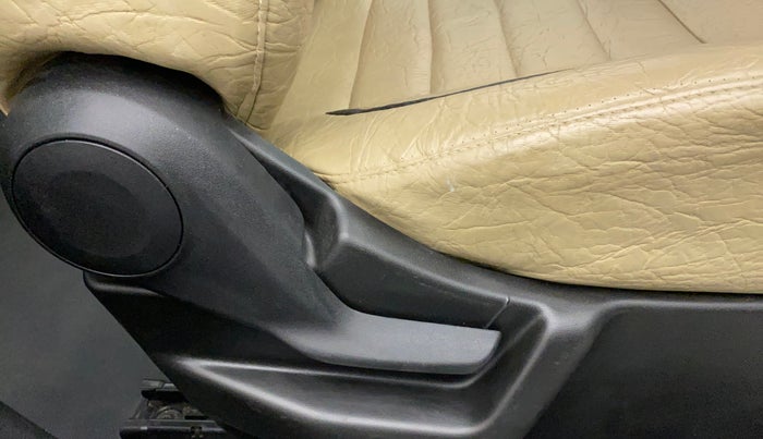2019 Maruti New Wagon-R VXI 1.2, Petrol, Manual, 57,486 km, Driver Side Adjustment Panel