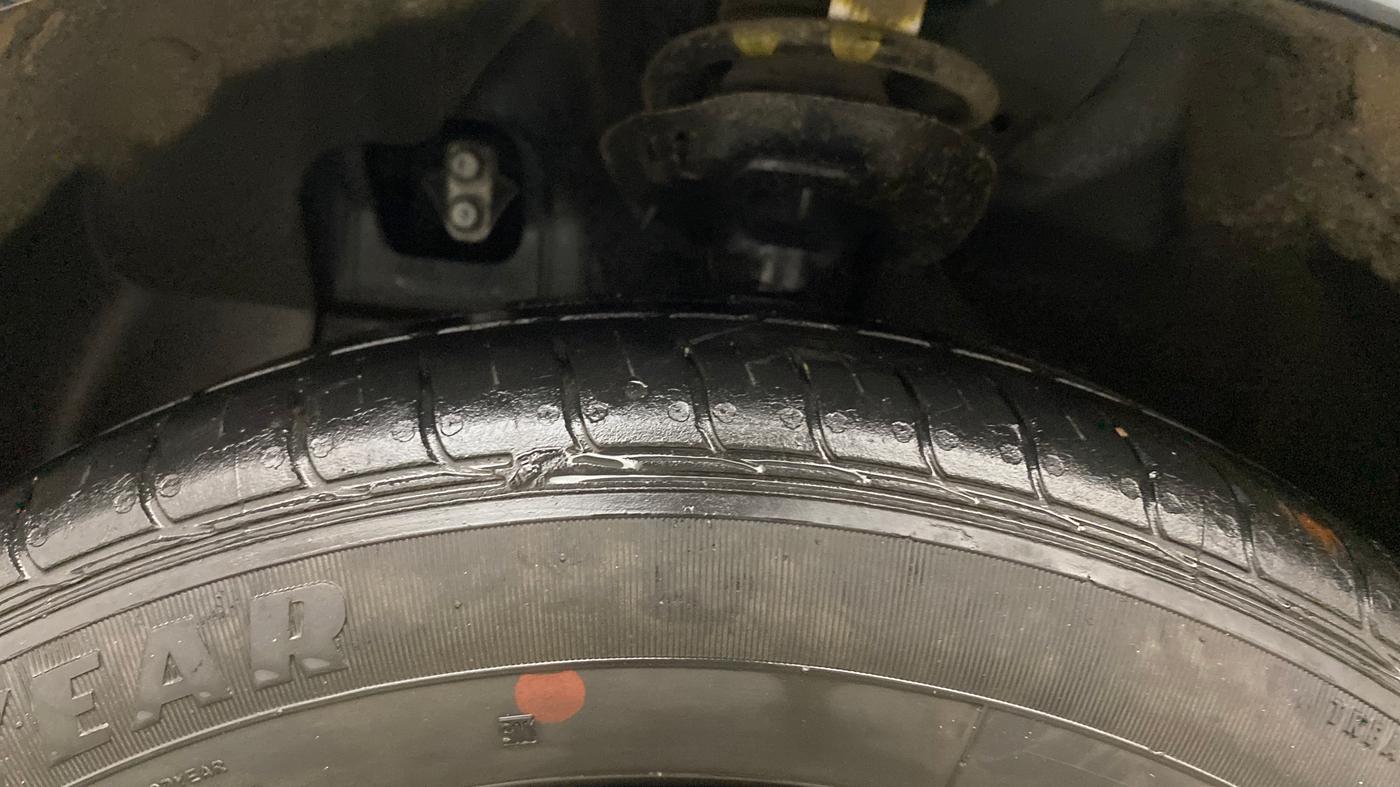 2023 Hyundai AURA SX 1.2, Petrol, Manual, 25,986 km, Left Front Tyre Tread