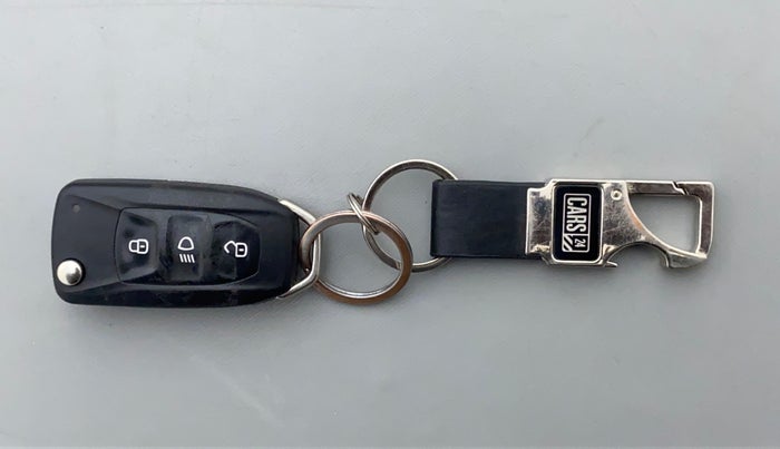 2019 Tata NEXON XT 1.2, Petrol, Manual, 25,080 km, Key Close Up