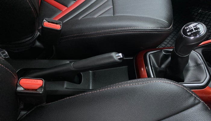 2017 Maruti IGNIS ZETA 1.2 K12 DUAL TONE, Petrol, Manual, 52,680 km, Gear Lever