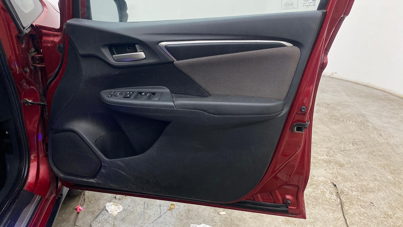 2019 Honda WR-V 1.5L I-DTEC VX MT, Diesel, Manual, 1,11,331 km, Driver Side Door Panels Control