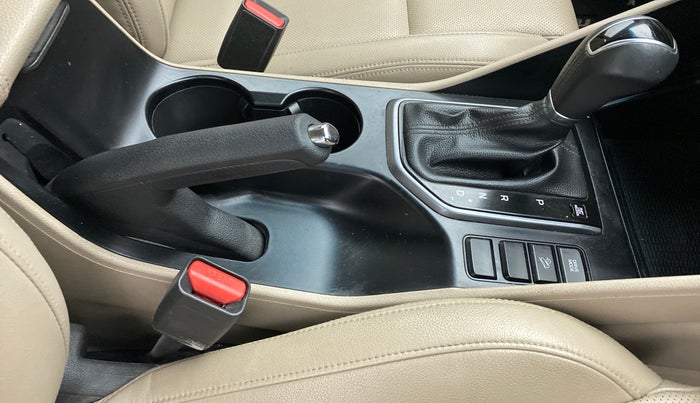 2017 Hyundai Tucson 2WD AT GL DIESEL, Diesel, Automatic, 64,322 km, Gear Lever