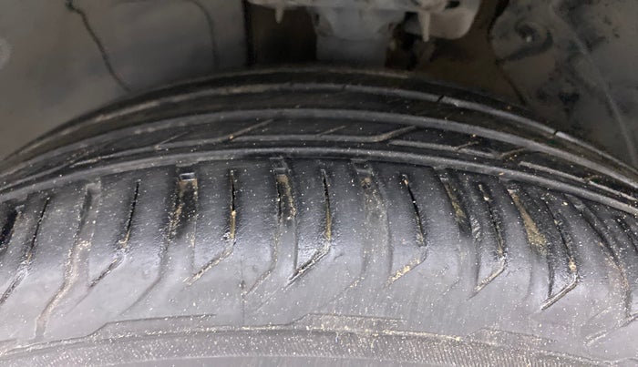 2017 Hyundai Tucson 2WD AT GL DIESEL, Diesel, Automatic, 64,322 km, Left Front Tyre Tread