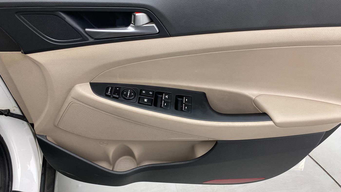 2017 Hyundai Tucson 2WD AT GL DIESEL, Diesel, Automatic, 64,322 km, Driver Side Door Panels Control