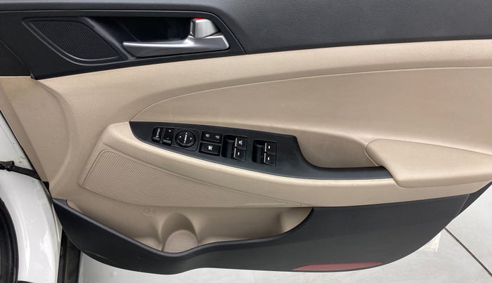 2017 Hyundai Tucson 2WD AT GL DIESEL, Diesel, Automatic, 64,322 km, Driver Side Door Panels Control